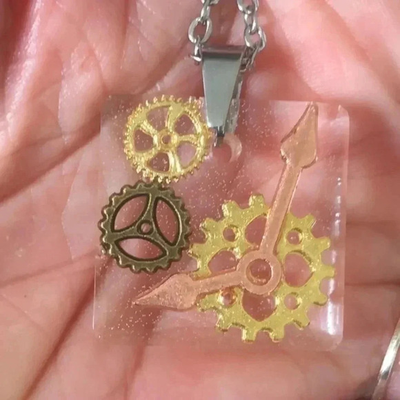 Hand Crafted Jewelry - Stainless Steel Handmade Resin Steampunk Gear Clock Industrial Necklace New
